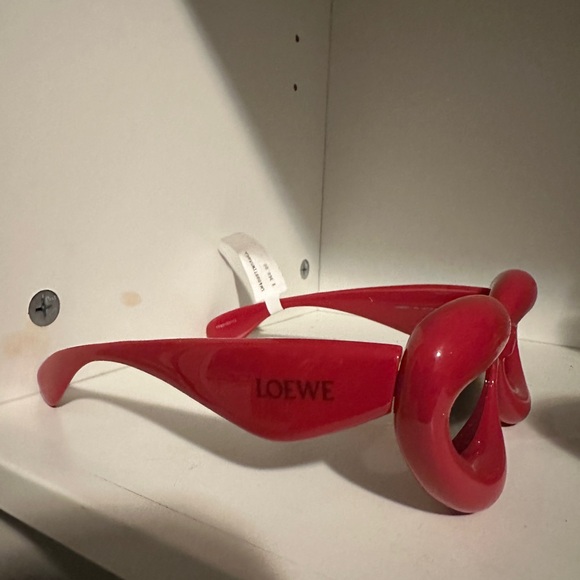 Loewe Red Heart-Shaped Sunglasses - Picture 4 of 5
